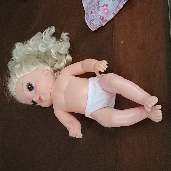 (J21) Baby Alive Doll - Picture 5 of 7